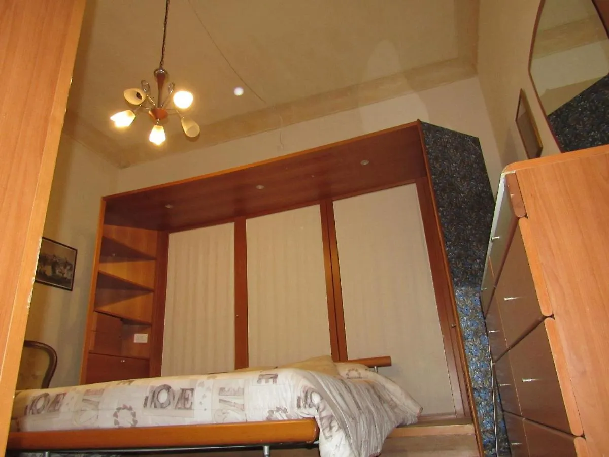 Sotto Le Mura Di Leonardo San Gimignano Apartment